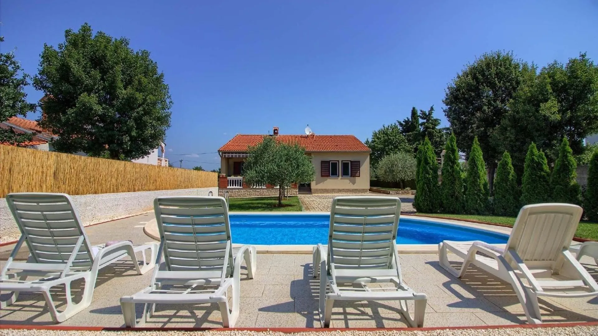 Ferienhaus Mit Privatpool Fuer 8 Personen Ca 100 Qm In Pavicini, Istrien Suedkueste Von Istrien